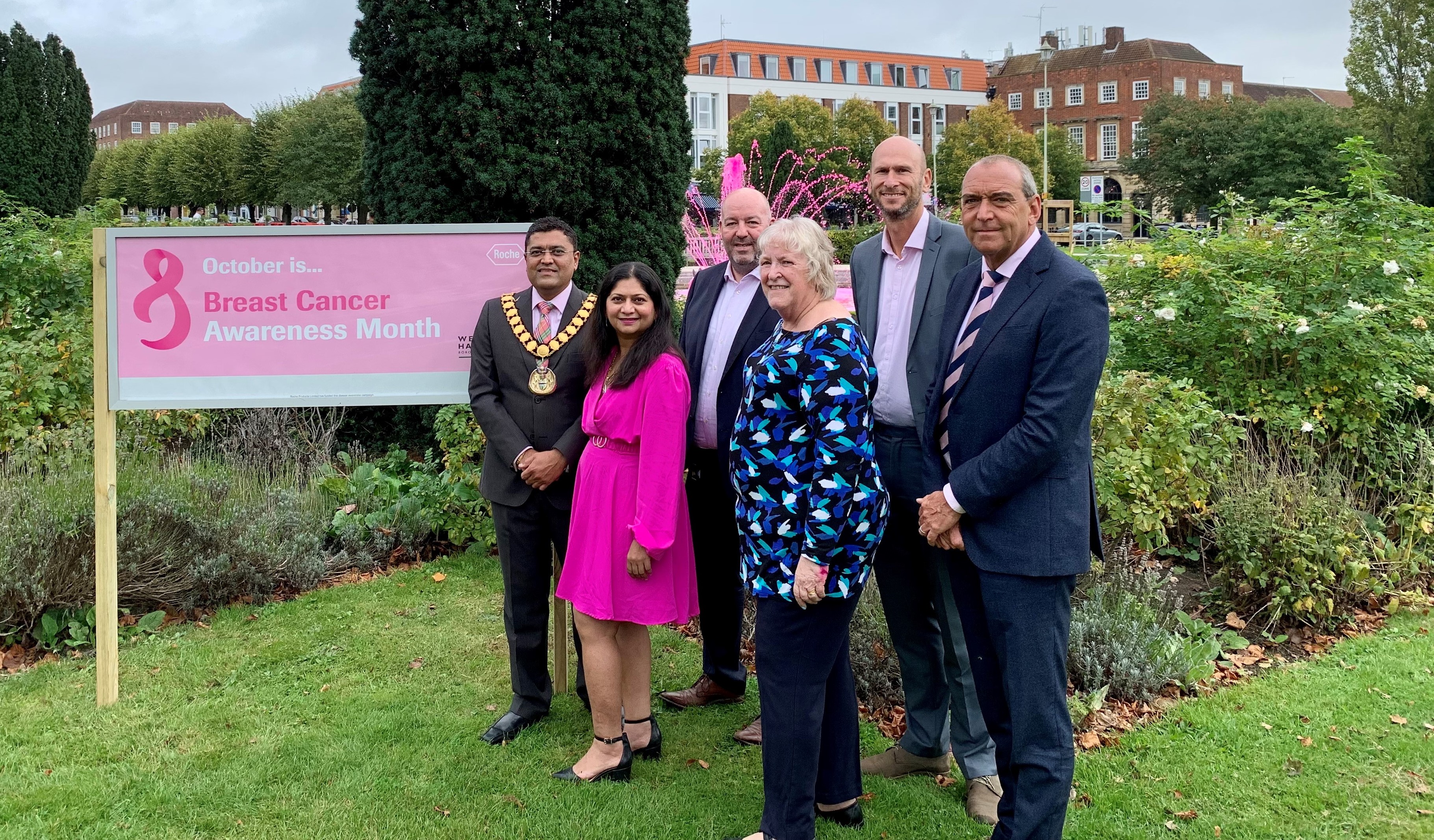 The Mayor and cabinet members at the pink fountain