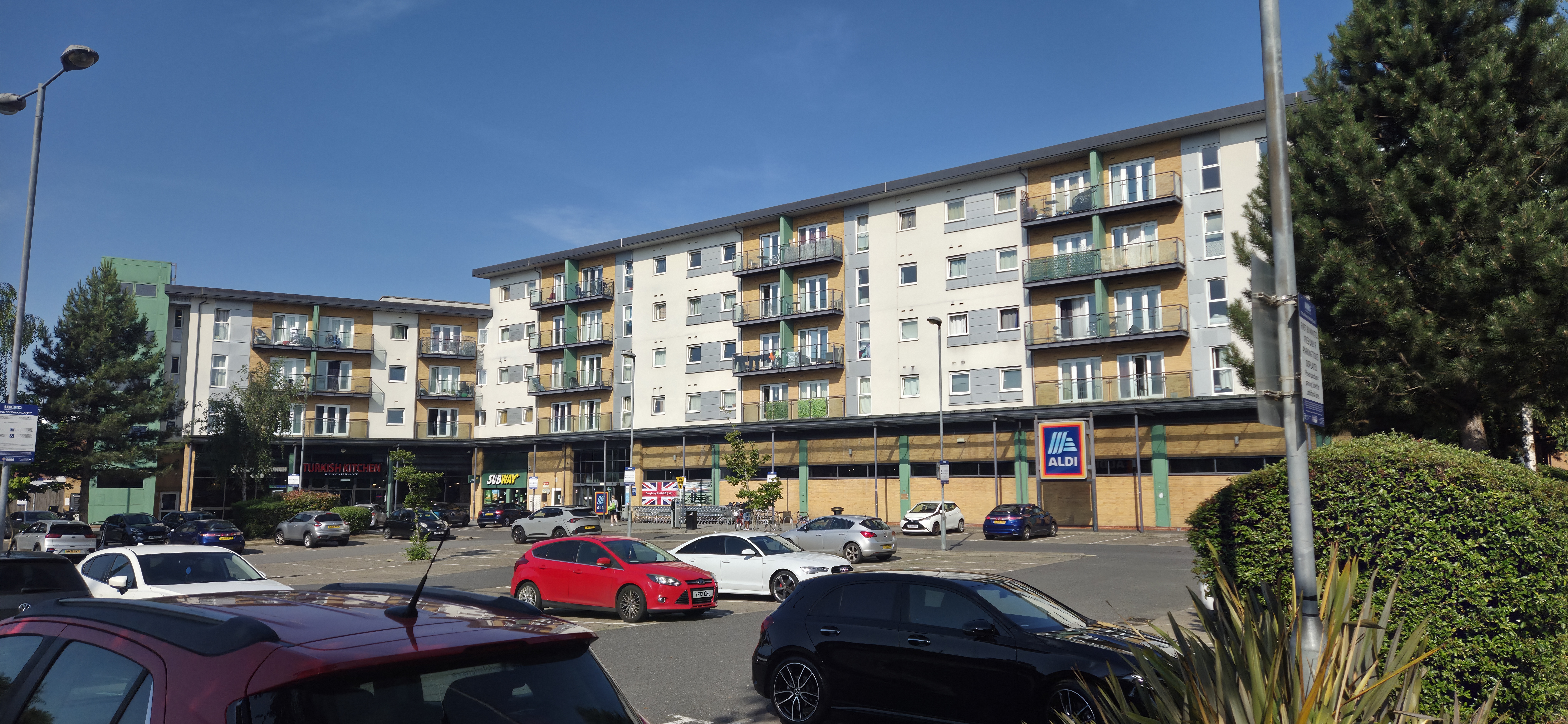 Pakrhouse court hatfield